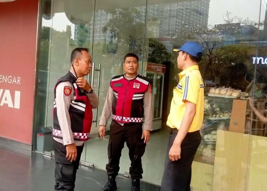 Unit Samapta Polsek Senen Gelar Patroli dan Sambang Objek Vital di Optik Melawai