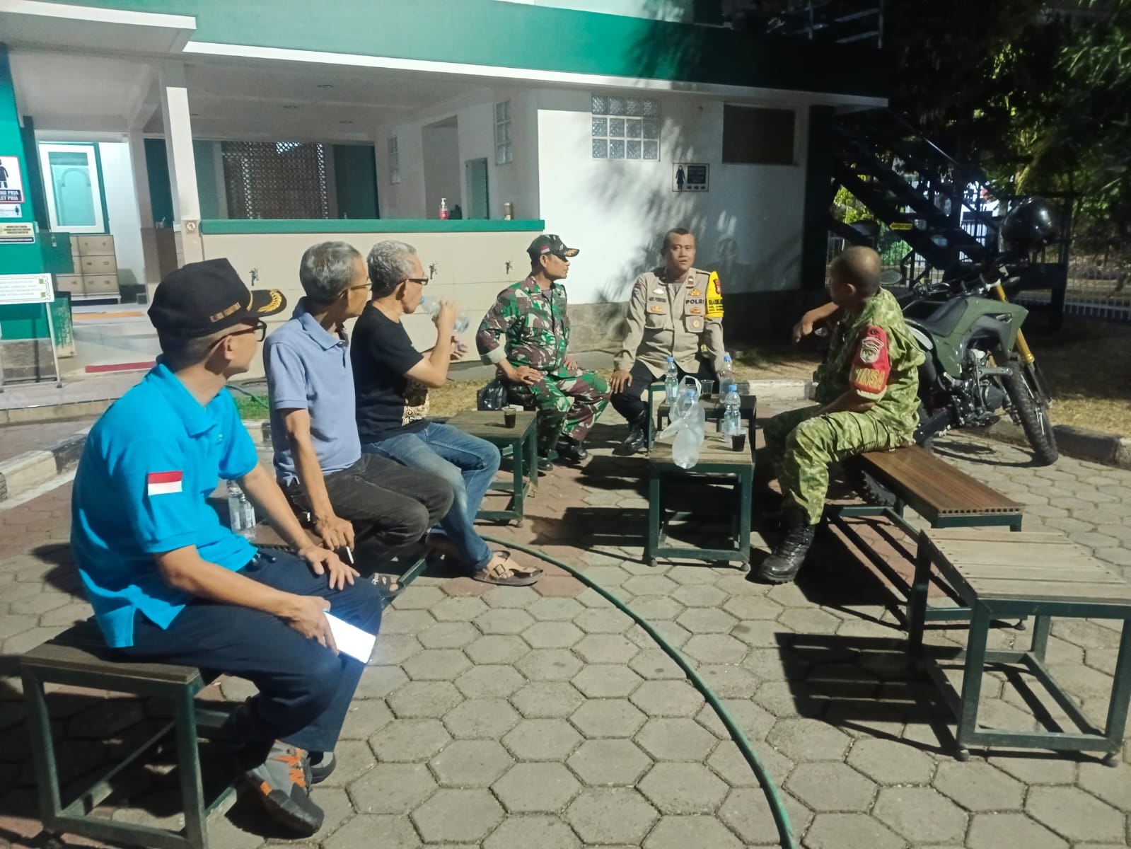Cegah Tawuran dan Kenakalan Remaja, Koramil 08/Duren Sawit Gelar Patroli Malam