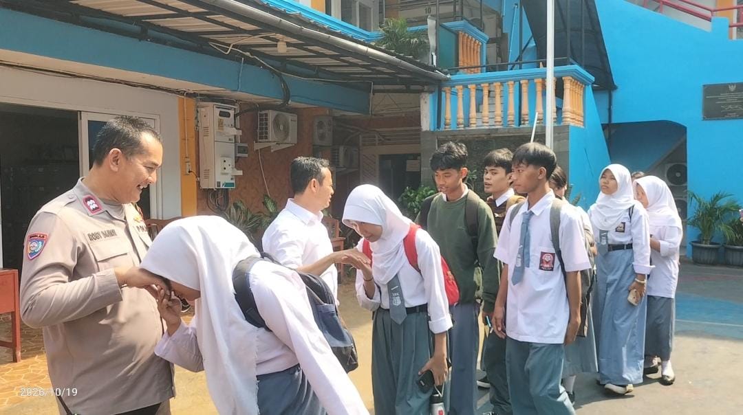Bhabinkamtibmas Monitoring Dan Sambang Fkpms Di Sma-Smk Yapermas, Antisipasi Pelajar Dalam Aksi Unjuk Rasa