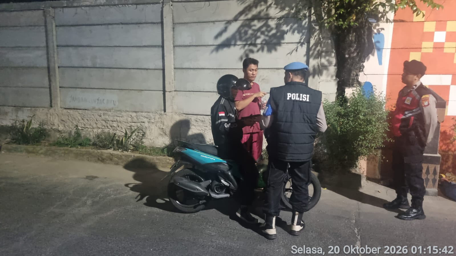 Cegah Potensi Gangguan Kamtibmas, Polsek Johar Baru Gelar Patroli dan Razia Dini Hari