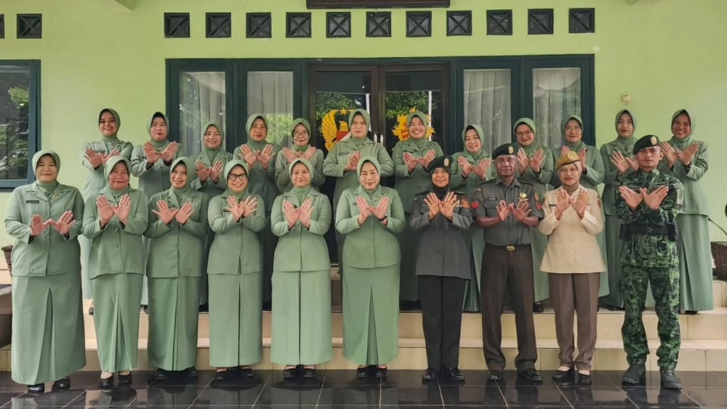 Komlek Kostrad Gelar Wisuda Purnawira dan Sambut Prajurit Purna Satgas Pamtas RI-RDTL