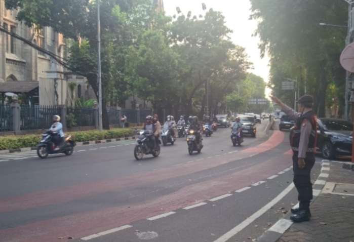 Pelayanan Polisi Pagi Hari” Perkuat Strong Point, Polsek Sawah Besar Lancarkan Arus Lalu Lintas