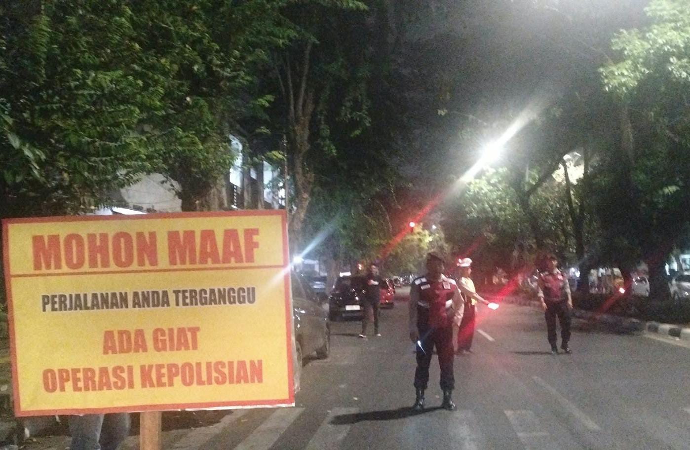 Polsek Senen Gelar Razia Stasioner Dini Hari, Periksa Potensi Kejahatan Jalanan