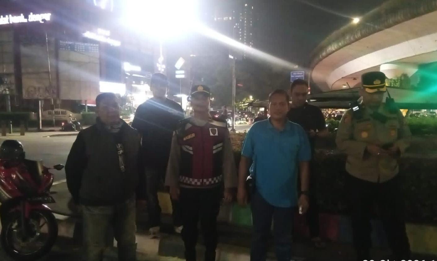 Polisi Kawal PMII UNUSIA Gelar Aksi di Matraman, Desak Karhutla Ditetapkan sebagai Bencana Nasional