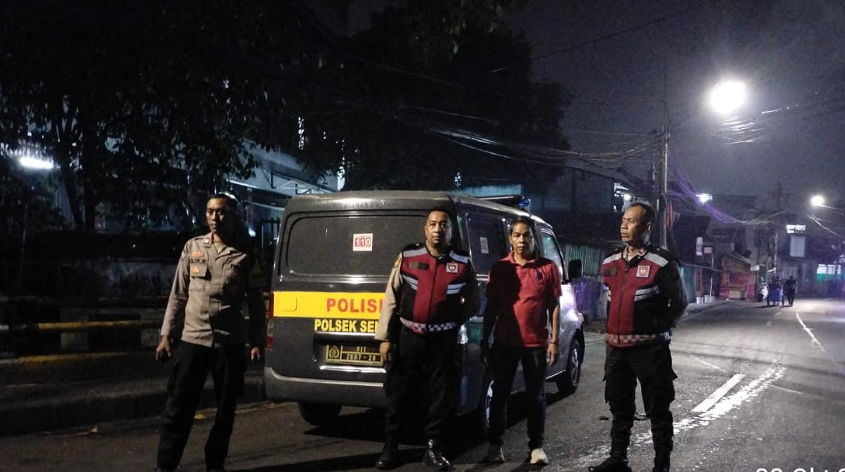 Cegah Kejahatan Jalanan dan Tawuran, Polsek Senen Gelar Patroli Lampu Biru di Pal Putih
