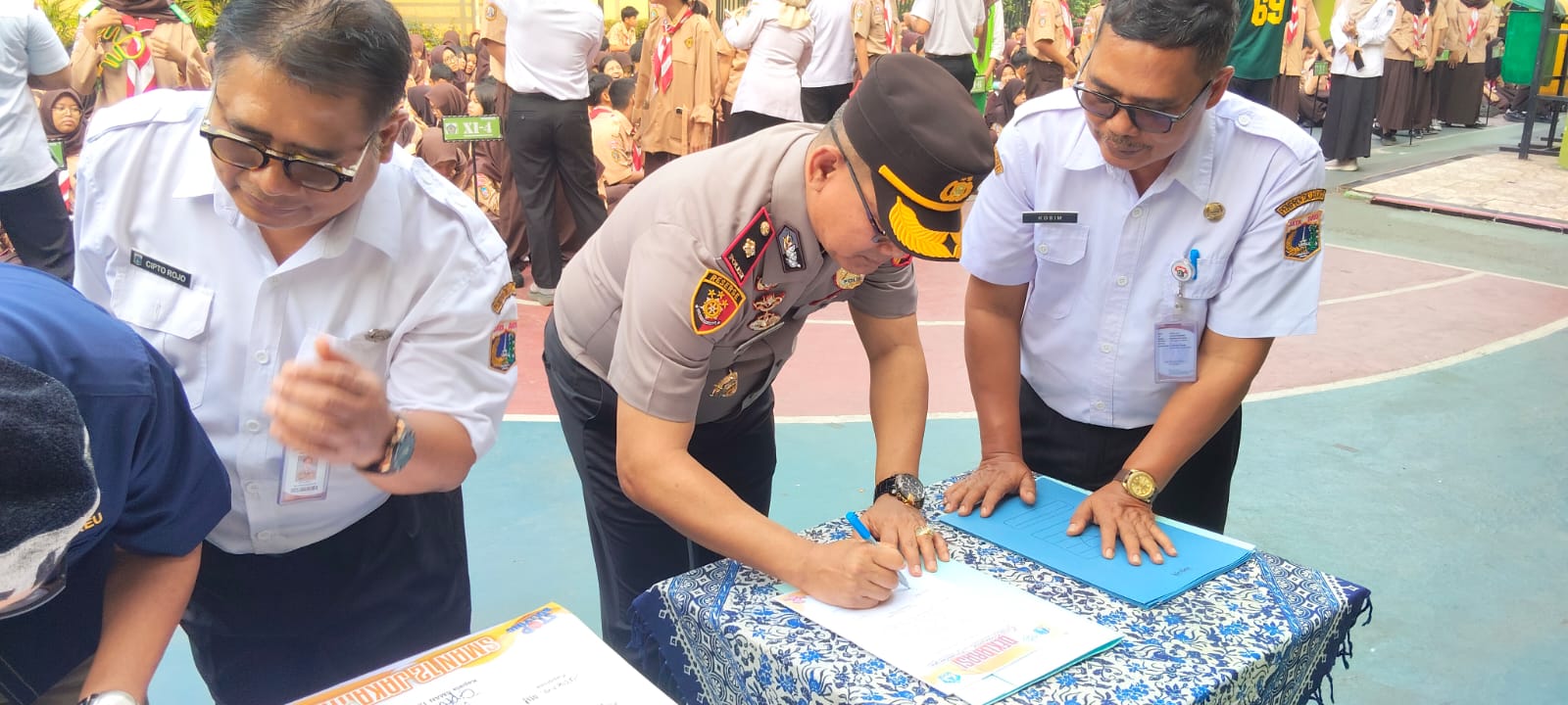 Cegah Bullying di Sekolah, Kapolsek Duren Sawit Kompol Sutikno Ajak Pelajar Berani Melawan Kekerasan