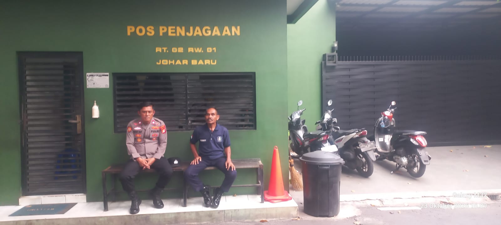 Jalin Komunikasi dengan Petugas Keamanan, Polsek Johar Baru Sampaikan Pesan Kamtibmas dan Kewaspadaan Dini