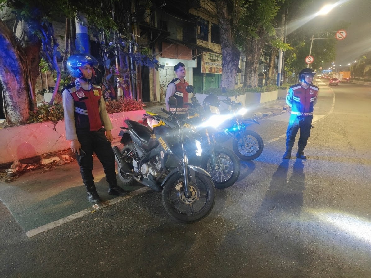 Blue Light Patrol dan Strong Point Tengah Malam, Polsek Johar Baru Antisipasi 3C dan Tawuran di TL Galur