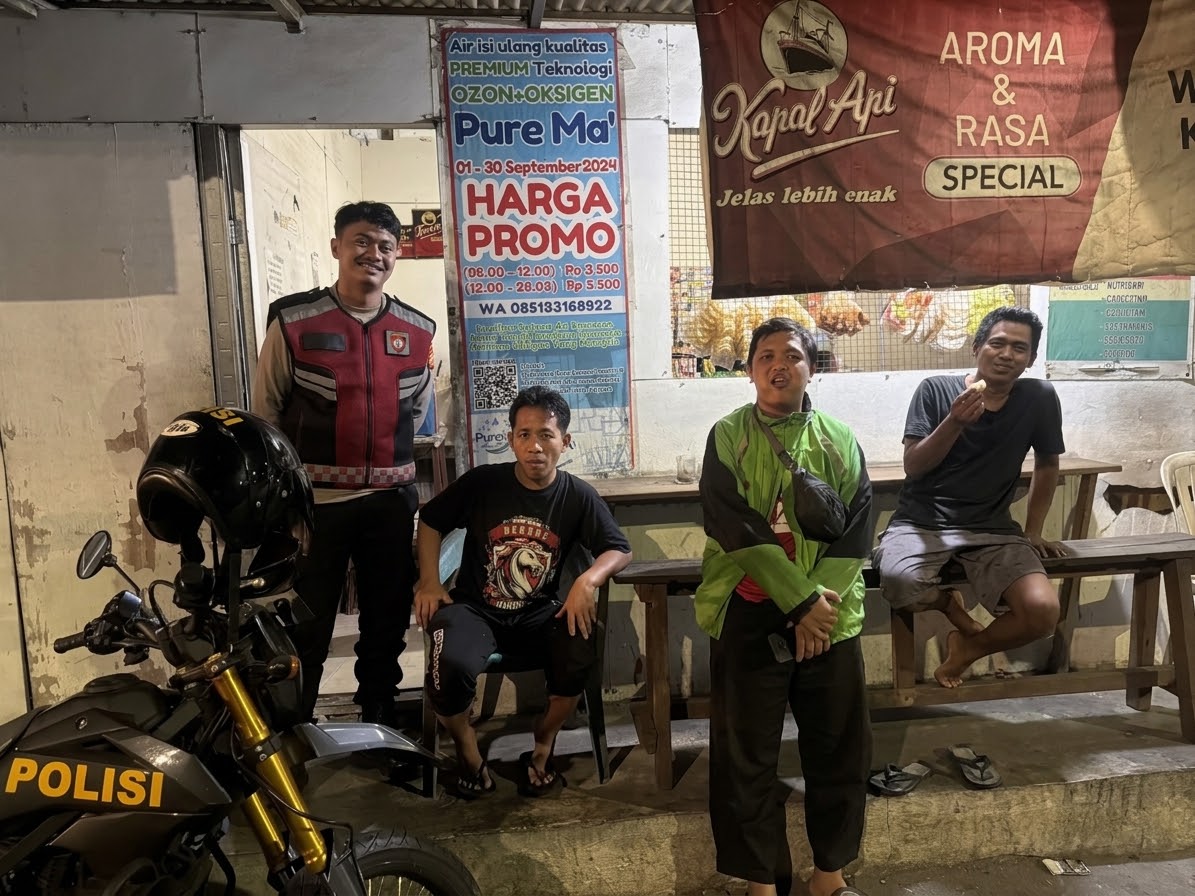 Pagi Hari Cegah Guantibmas, Polsek Johar Baru Gelar Patroli Jalan Kaki dan Sampaikan Imbauan Kamtibmas