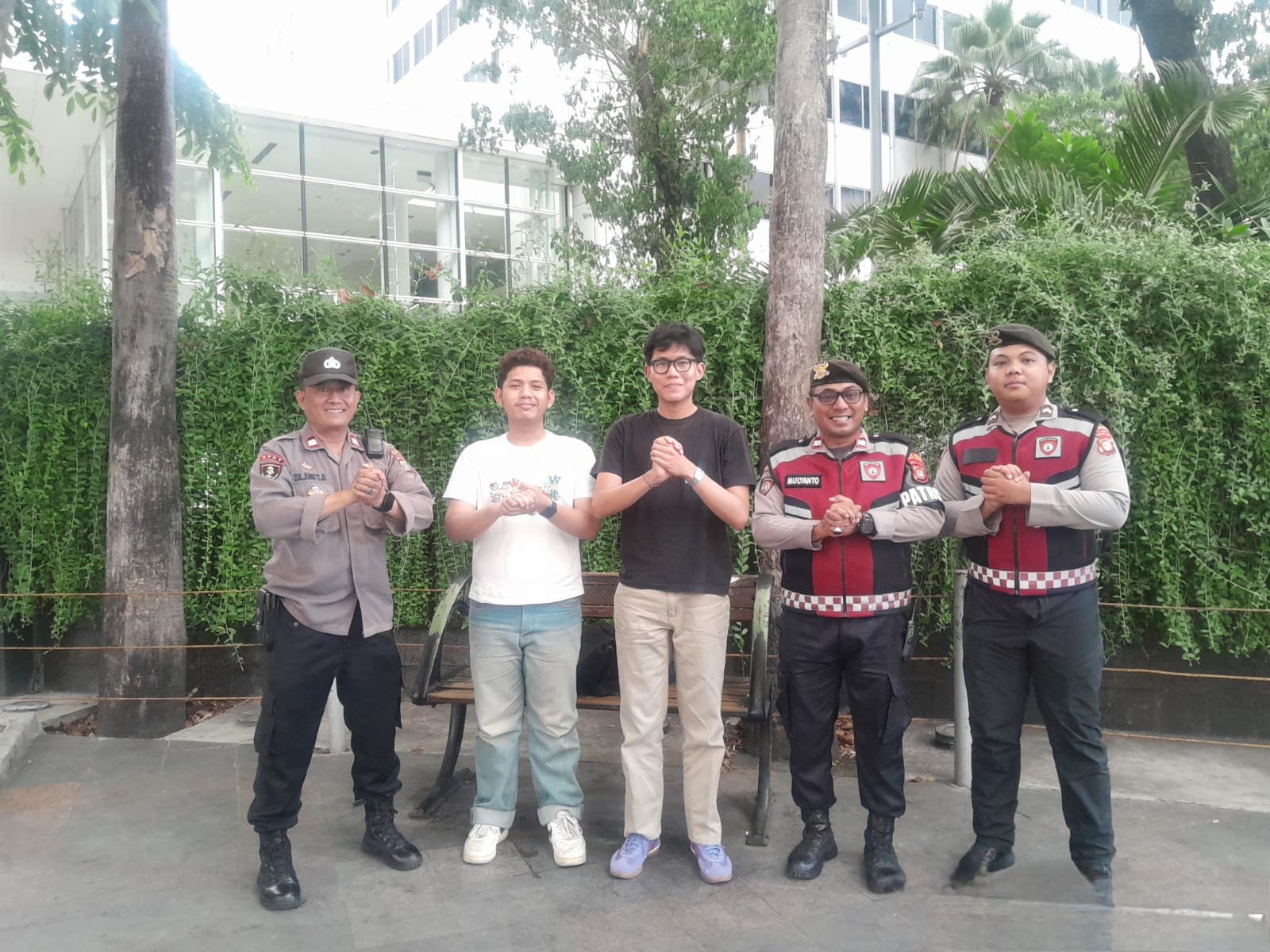 Polsek Metro Menteng Gelar Patroli Himbauan Kamtibmas, Warga Diingatkan Waspada Gunakan Ponsel di Jalan