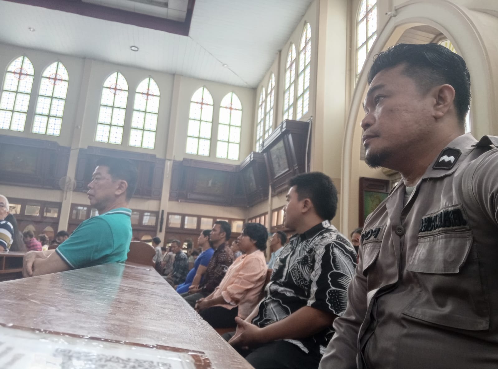 Dekat dengan Jemaat, Polsek Cempaka Putih Sosialisasikan Pesan Kamtibmas melalui Minggu Kasih