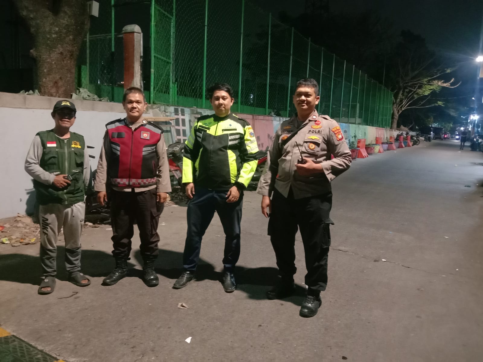 Polsek Metro Tanah Abang Quick Response Laporan 110, Bubarkan Remaja yang Nongkrong Jelang Subuh di Petamburan