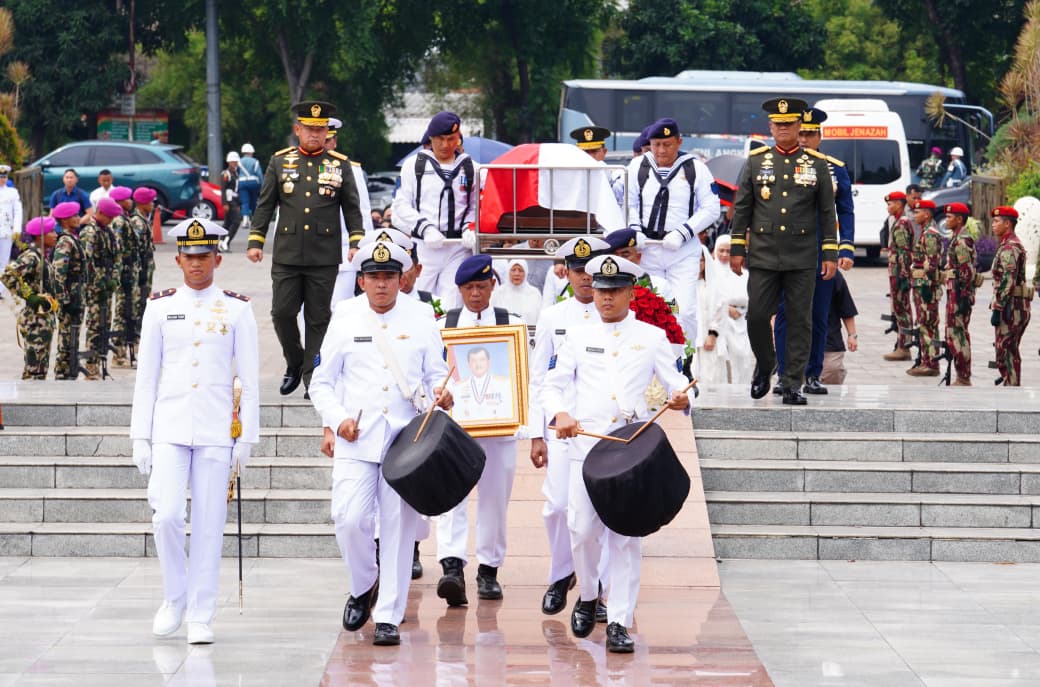 Panglima TNI Pimpin Upacara Pemakaman Alm. Laksamana TNI (Purn) Widodo A. S.