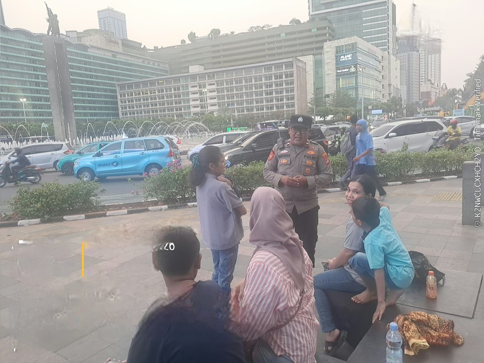 Polsek Metro Menteng Imbau Pengguna Jalan di Bundaran HI Waspada Jambret dan Pencurian