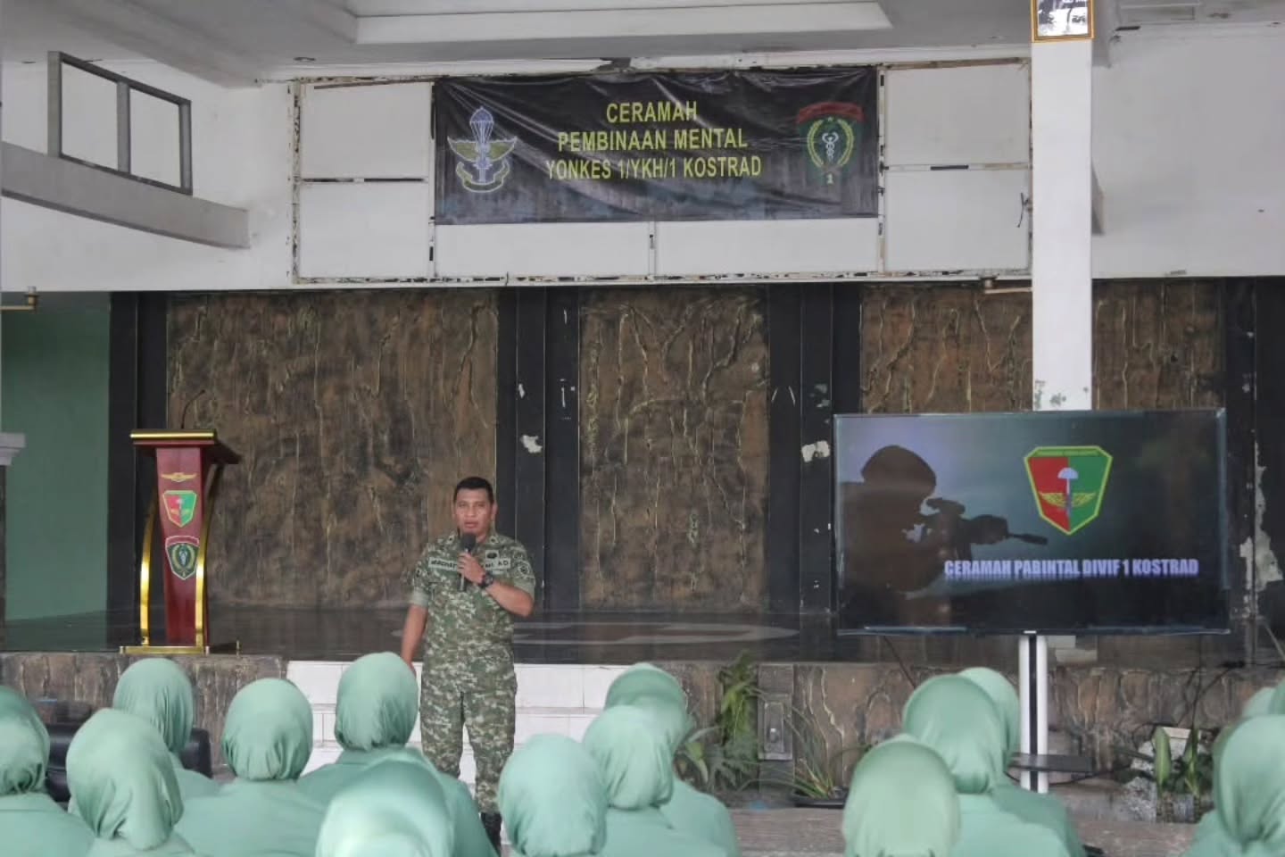 Perkuat Mental Prajurit dan Tingkatkan Wawasan Kesehatan Lapangan, Yonkes 1 Kostrad Gelar Bintal dan Terima Kunjungan Siswa Dikbawat Bedahlap