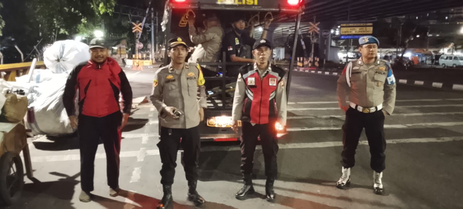Cegah Tawuran dan Kejahatan Jalanan, Polsek Metro Tanah Abang Gelar Ops Cipta Kondisi Mobile Dini Hari