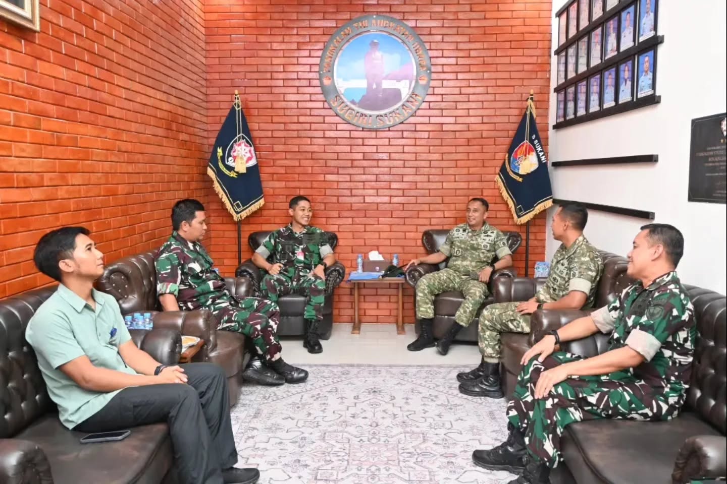 Perkuat Sinergi TNI, Danyonif 321 Kostrad Silaturahmi ke Lanud Sugiri Sukani