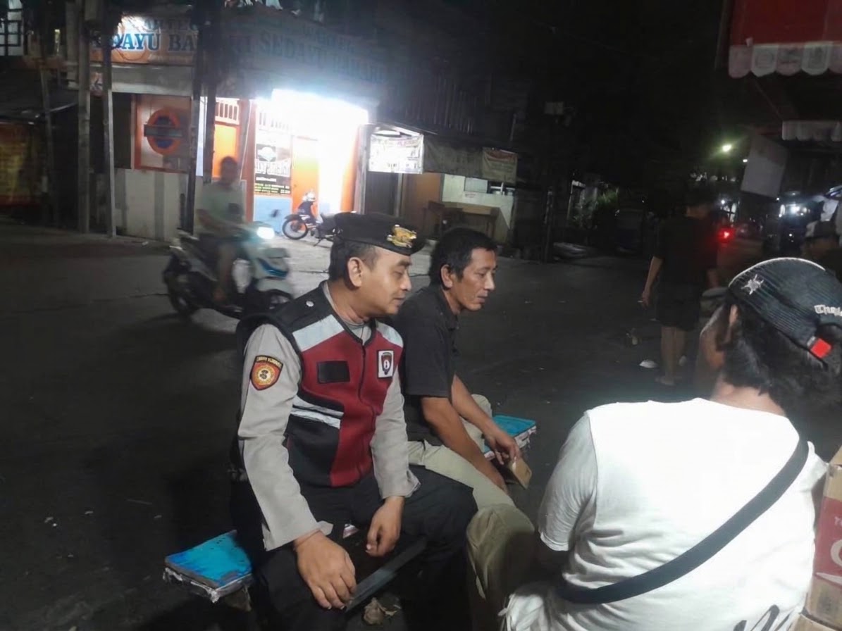 Panit 1 Samapta Polsek Johar Baru Gelar Patroli Dialogis, Ajak Warga Kampung Rawa Waspada Kejahatan 3C