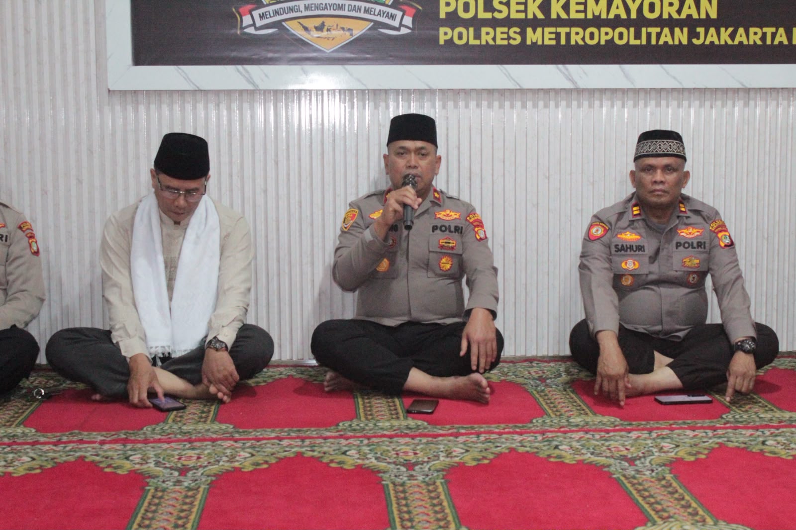 Polsek Kemayoran Hadirkan Kehangatan Keluarga, Berbagi Kasih dan Doa Bersama Anak Yatim Piatu