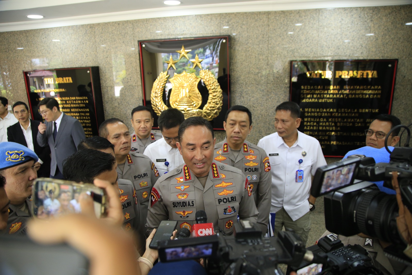 Kapolri Kedepankan Pendekatan Humanis dalam Pelayanan Aksi Penyampaian Aspirasi