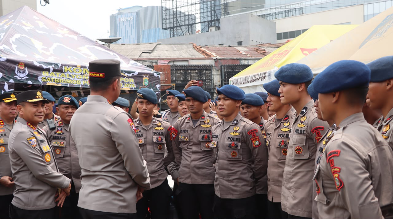 Polres Metro Jakarta Pusat Kedepankan Pelayanan Humanis dalam Pengamanan Aksi Unjuk Rasa di Bundaran HI dan Depan UOB