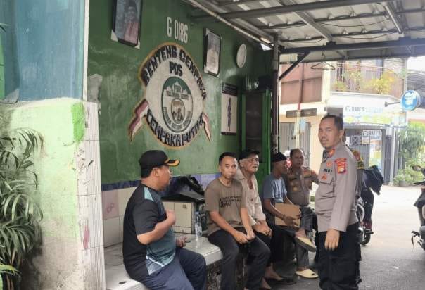 Polri Hadir di Tengah Masyarakat, Kumpul Bareng Warga Perkuat Keamanan Wilaya