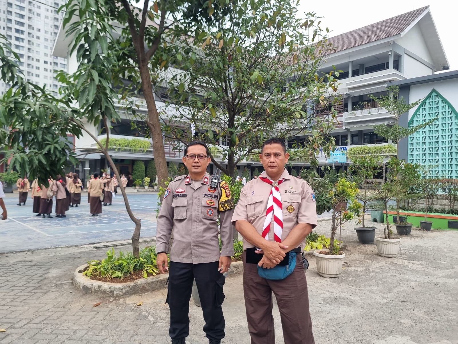 Bhabinkamtibmas Karet Tengsin Sambangi SMK Negeri 38 Jakarta, Edukasi Pelajar Jauhi Tawuran dan Obat Terlarang