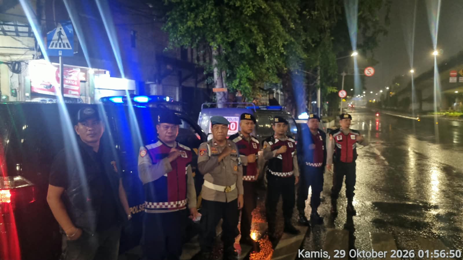Intensifkan Keamanan Wilayah, Polsek Johar Baru Gelar Patroli Dini Hari Antisipasi Begal hingga Peredaran Narkoba