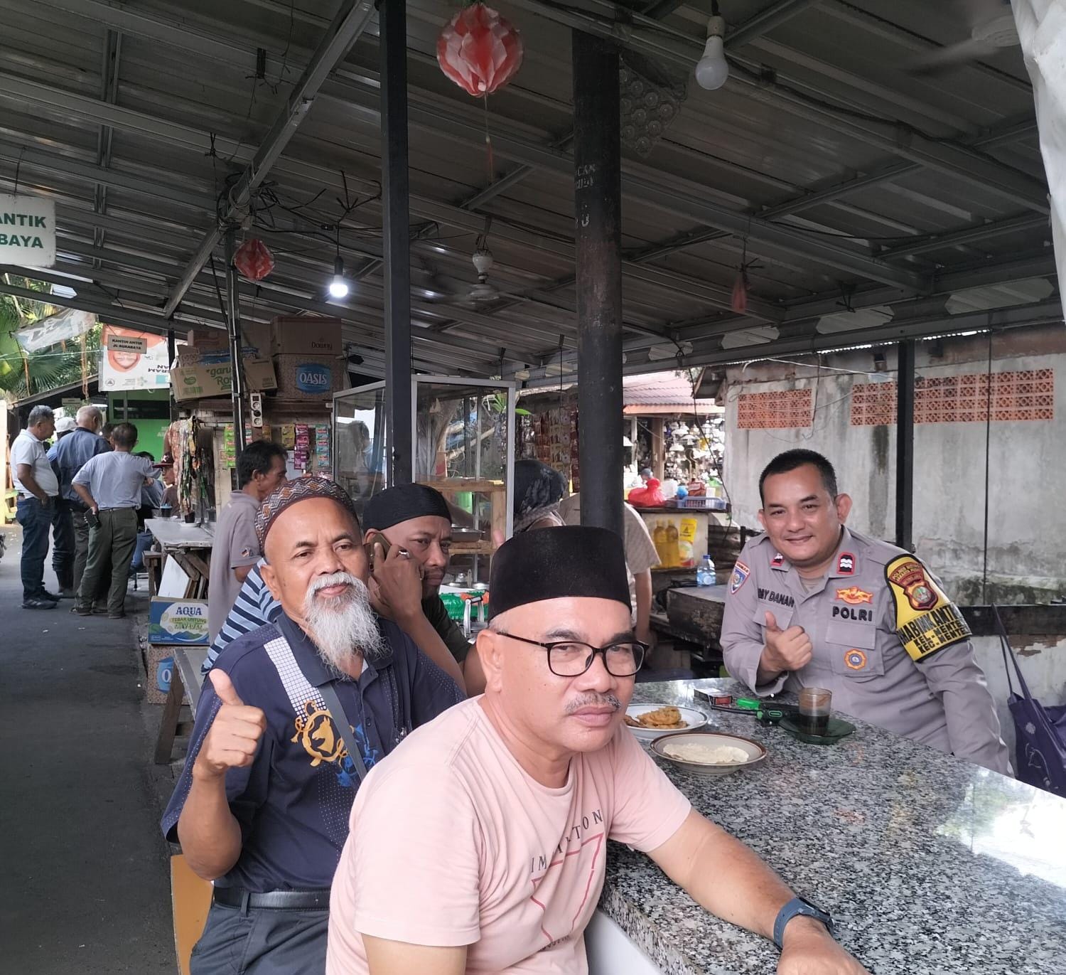 Dari Warung Warga, Bhabinkamtibmas Bangun Komunikasi dan Perkuat Kewaspadaan Lingkungan
