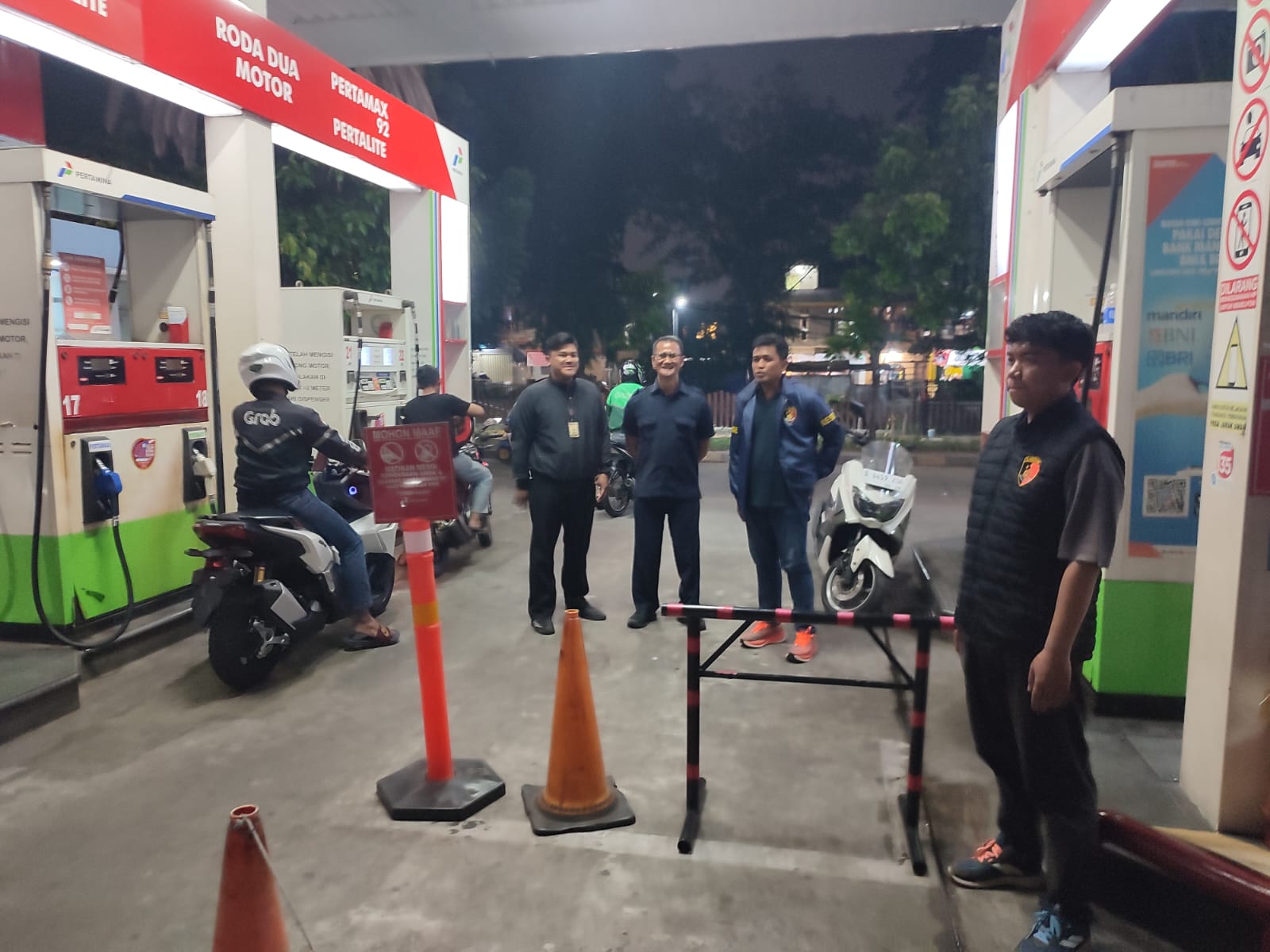Polsek Johar Baru Pantau SPBU Galur dan Intensifkan Patroli Reskrim, Antisipasi Penyalahgunaan BBM hingga Tawuran