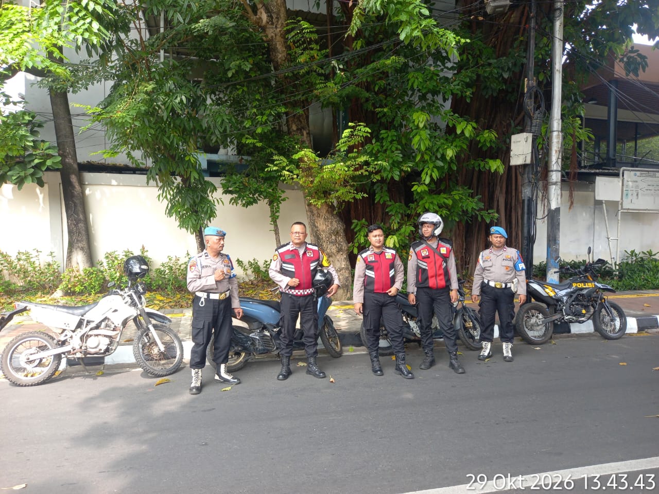 Saat Warga Beraktivitas, Polsek Johar Baru Intensifkan Patroli Siang Antisipasi 3C dan Tawuran Pelajar