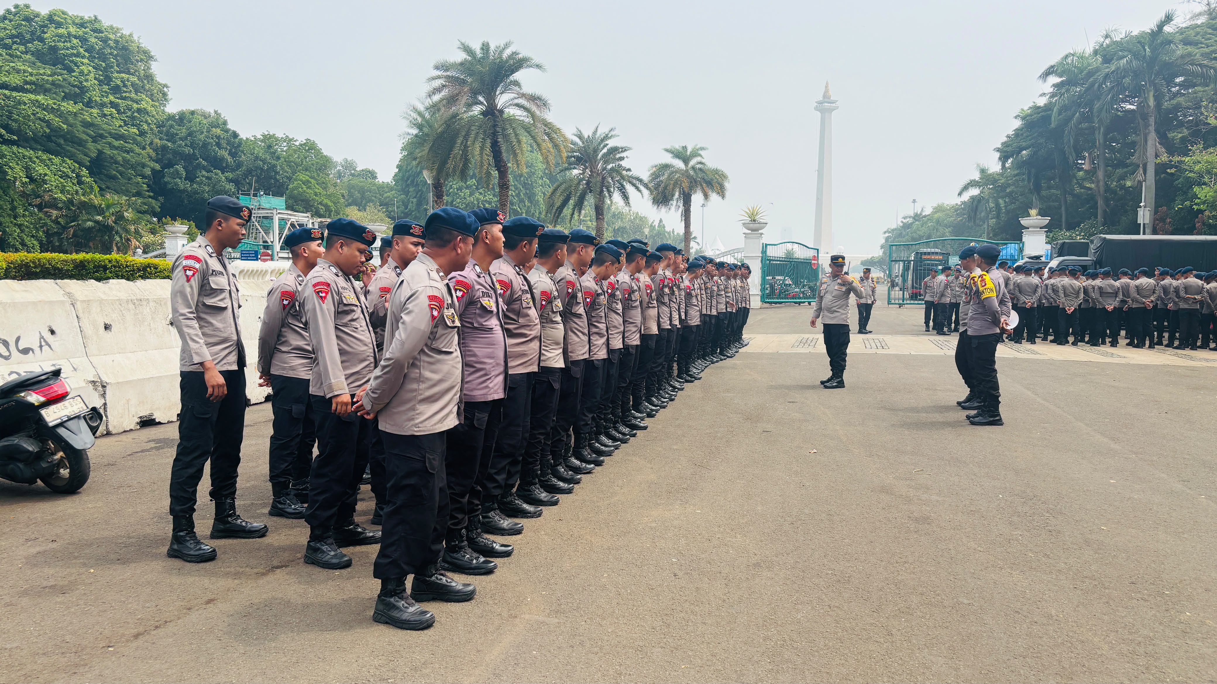 Antisipasi Unjuk Rasa di Sapta Pesona, Payanras Polsek Metro Gambir Pimpin Apel Puluhan Personel Gabungan