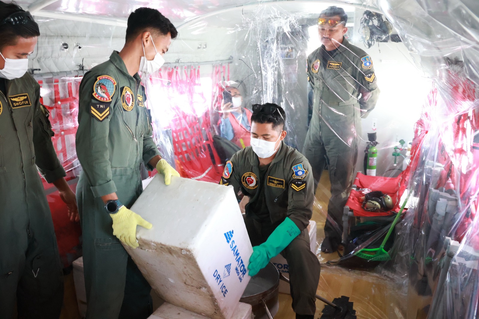 Satgas TNI Kembali Semai 10,8 Ton Bahan Modifikasi Cuaca di Kalimantan