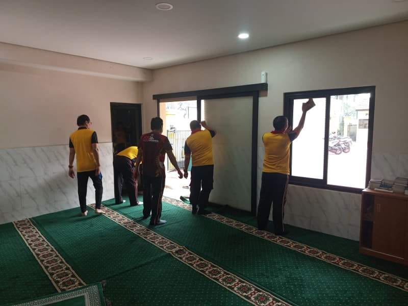 Polri Peduli Lingkungan, Polsek Cempaka Putih Tanamkan Budaya Bersih kepada Personel