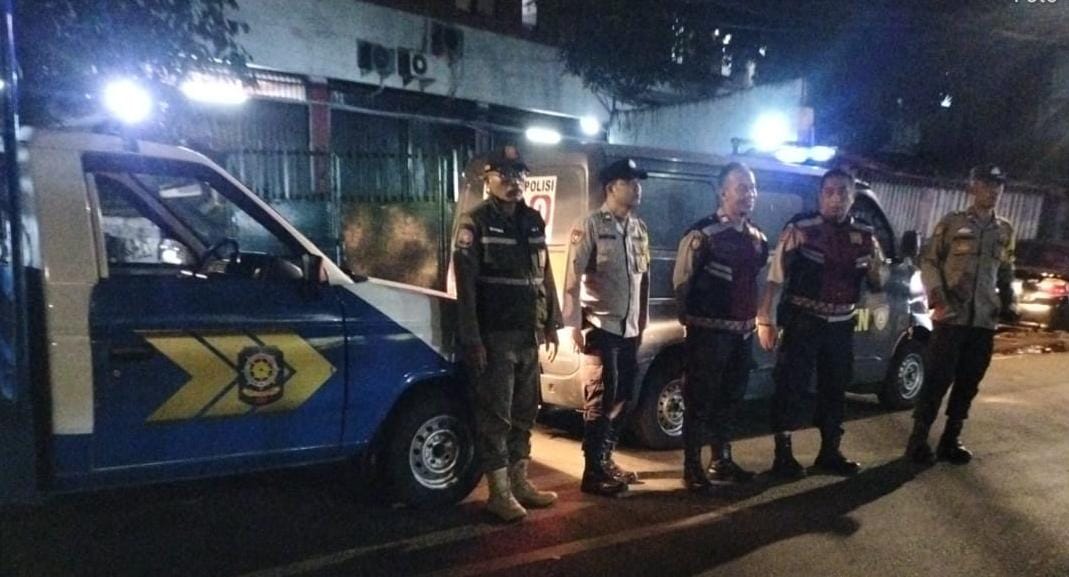Patroli Tiga Pilar di Senen, Polisi dan Satpol PP Sisir Titik Rawan Kejahatan