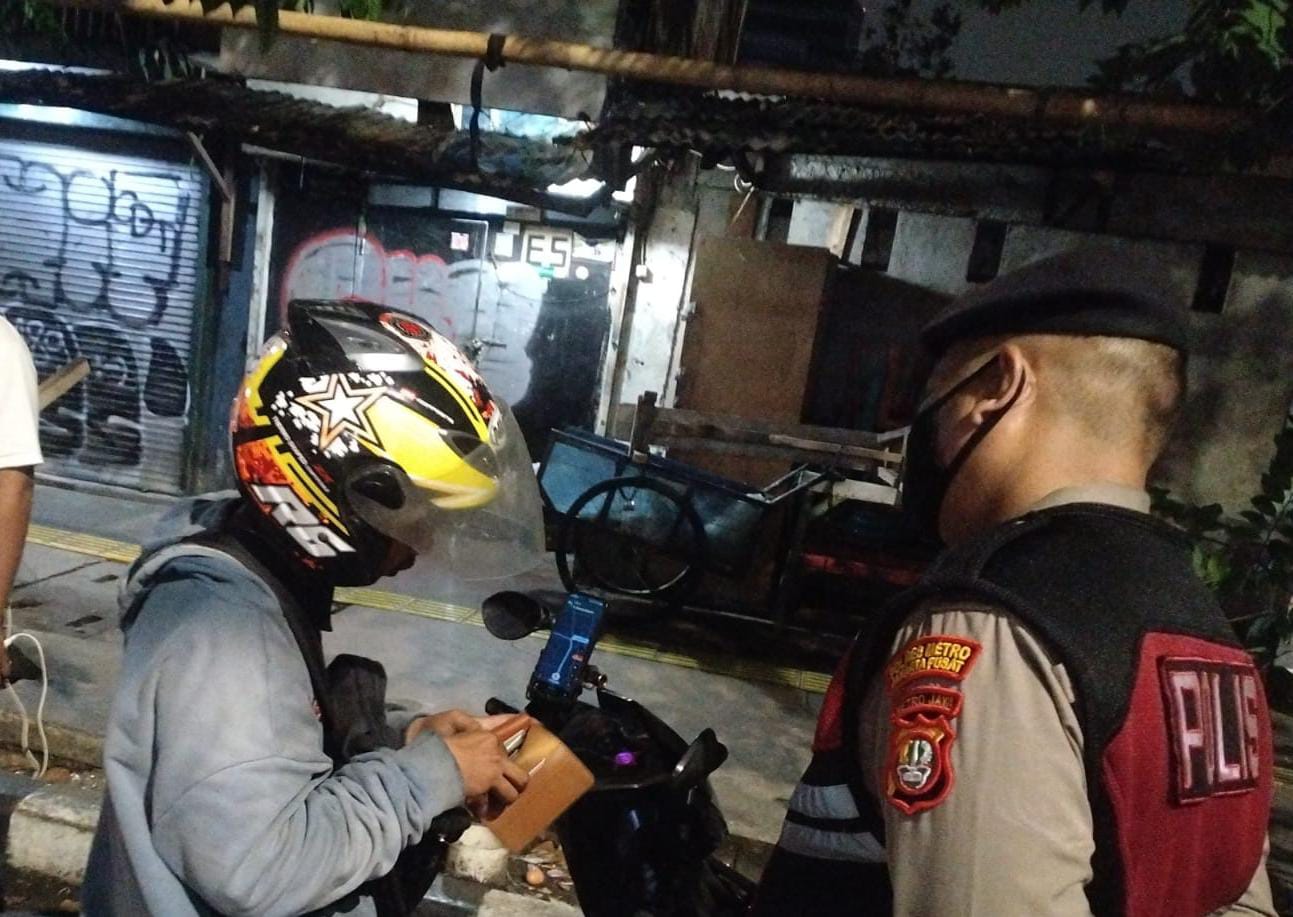 Polsek Senen Gelar Razia Stasioner di Kawasan Stasiun Senen, Empat Motor Diamankan