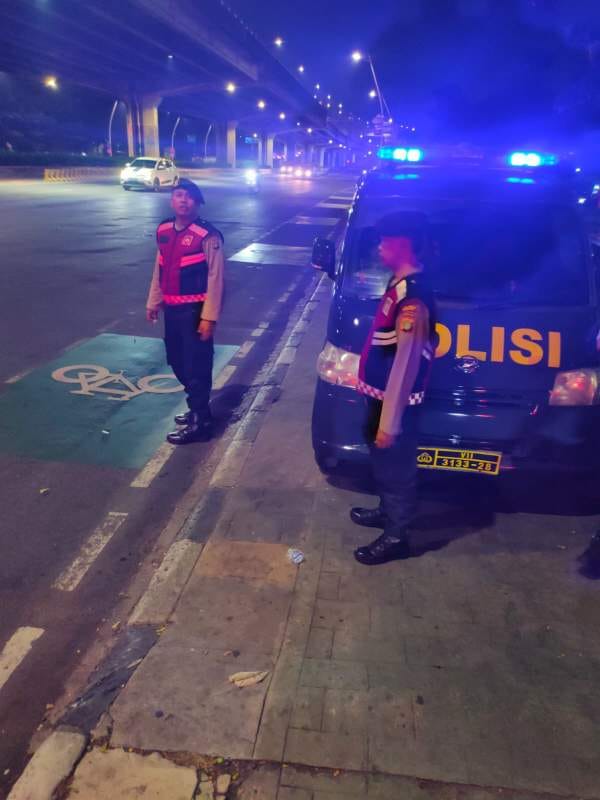 Polri Hadir untuk Masyarakat, Patroli Blue Light Antisipasi Gangguan Kamtibmas