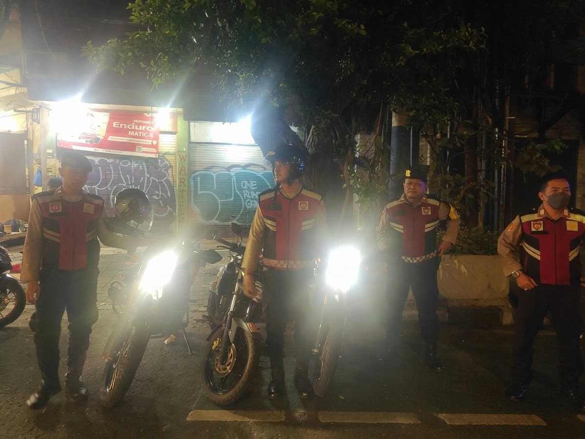 Antisipasi Kejahatan Jalanan Dini Hari, Polsek Johar Baru Intensifkan Patroli Strong Point dan Blue Light di TL Galur
